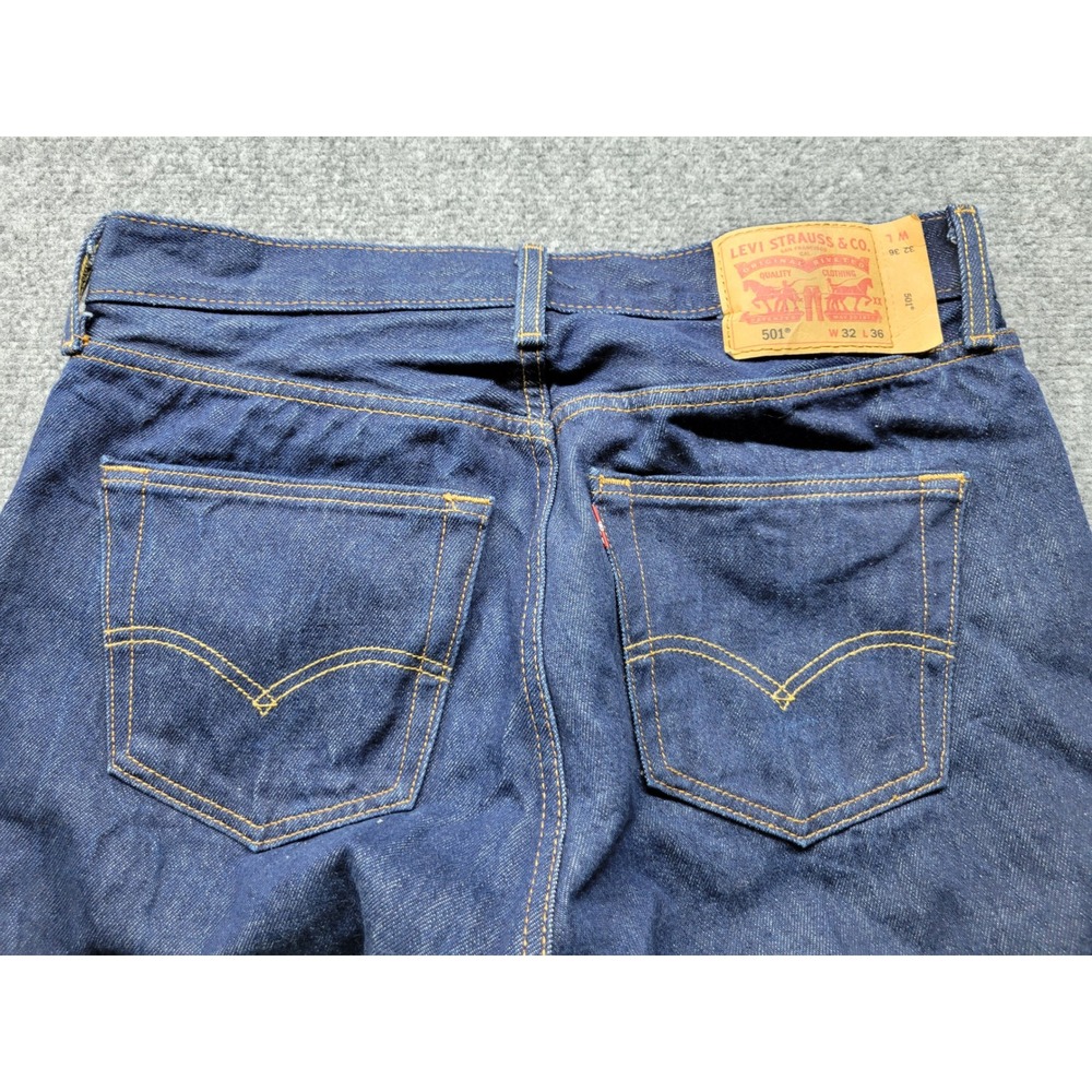 Levis 501 Original Fit Jeans Mens 32x36 Dark Wash Indigo Button Fly 00501-0000